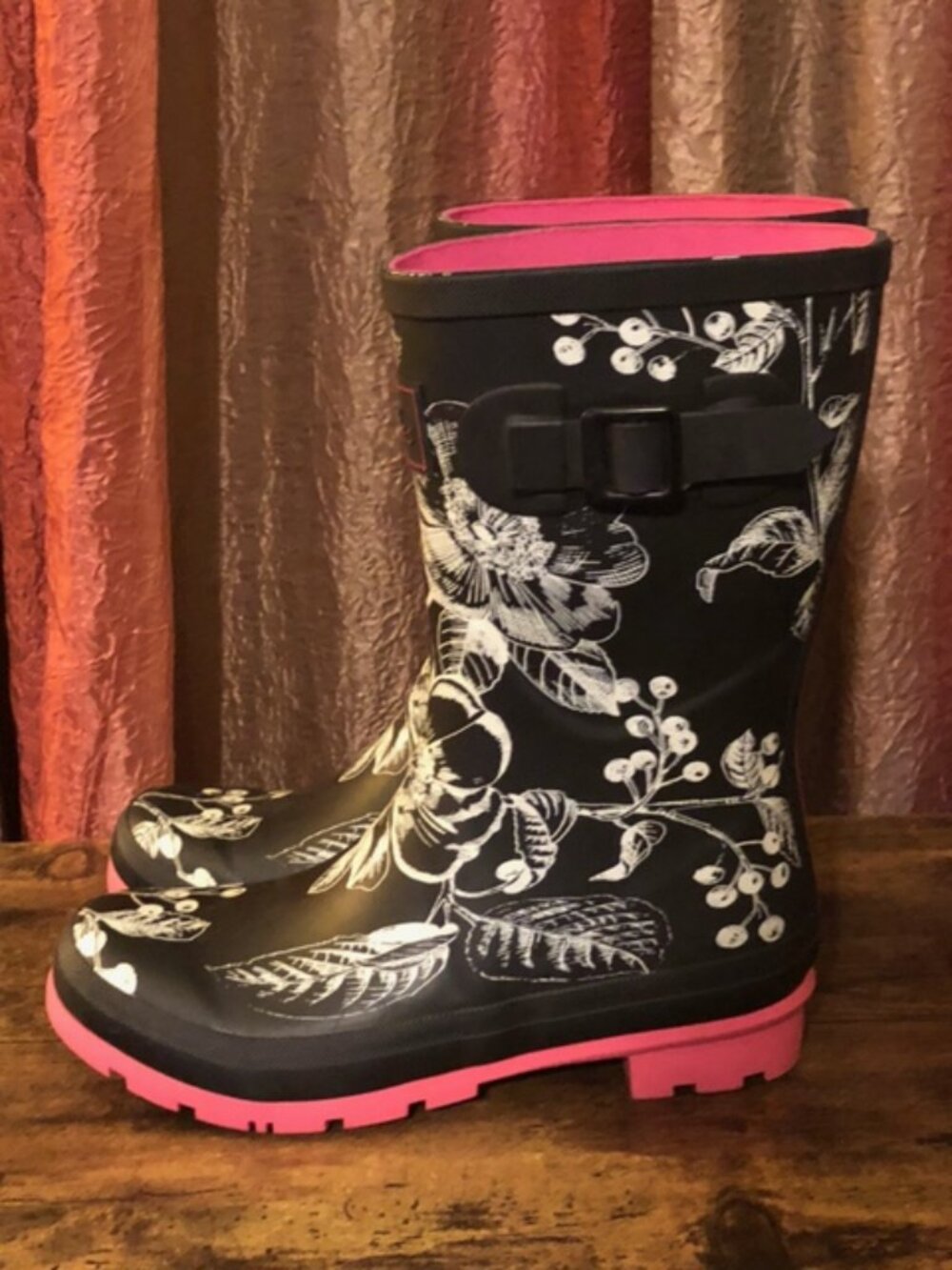 Size 8 Joules Rain Boots